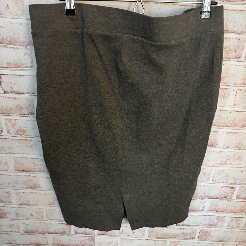 Torrid Elegant Pink and Gray Skirt Set - Picture 5 of 8